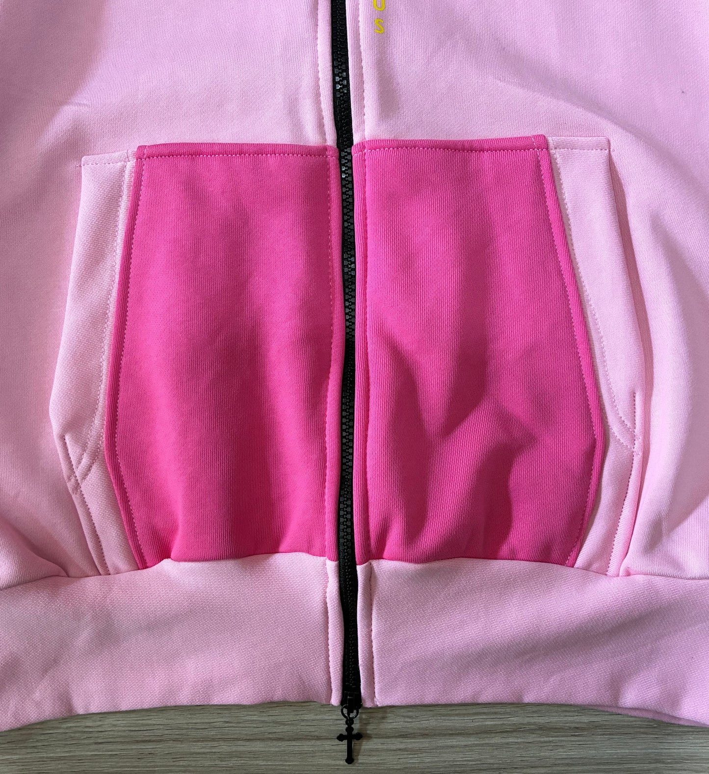 PINKS ZIP-UP HOODIE