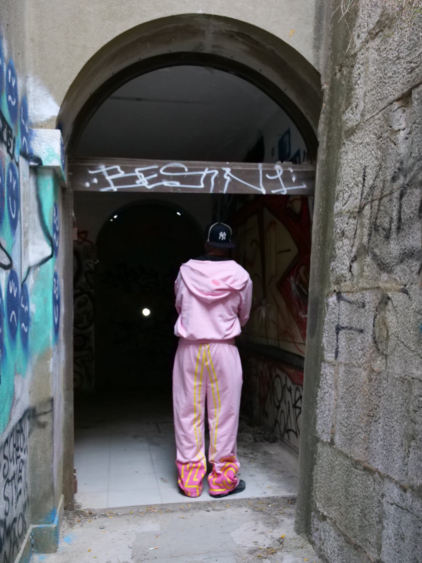 PINKS SWEATPANTS