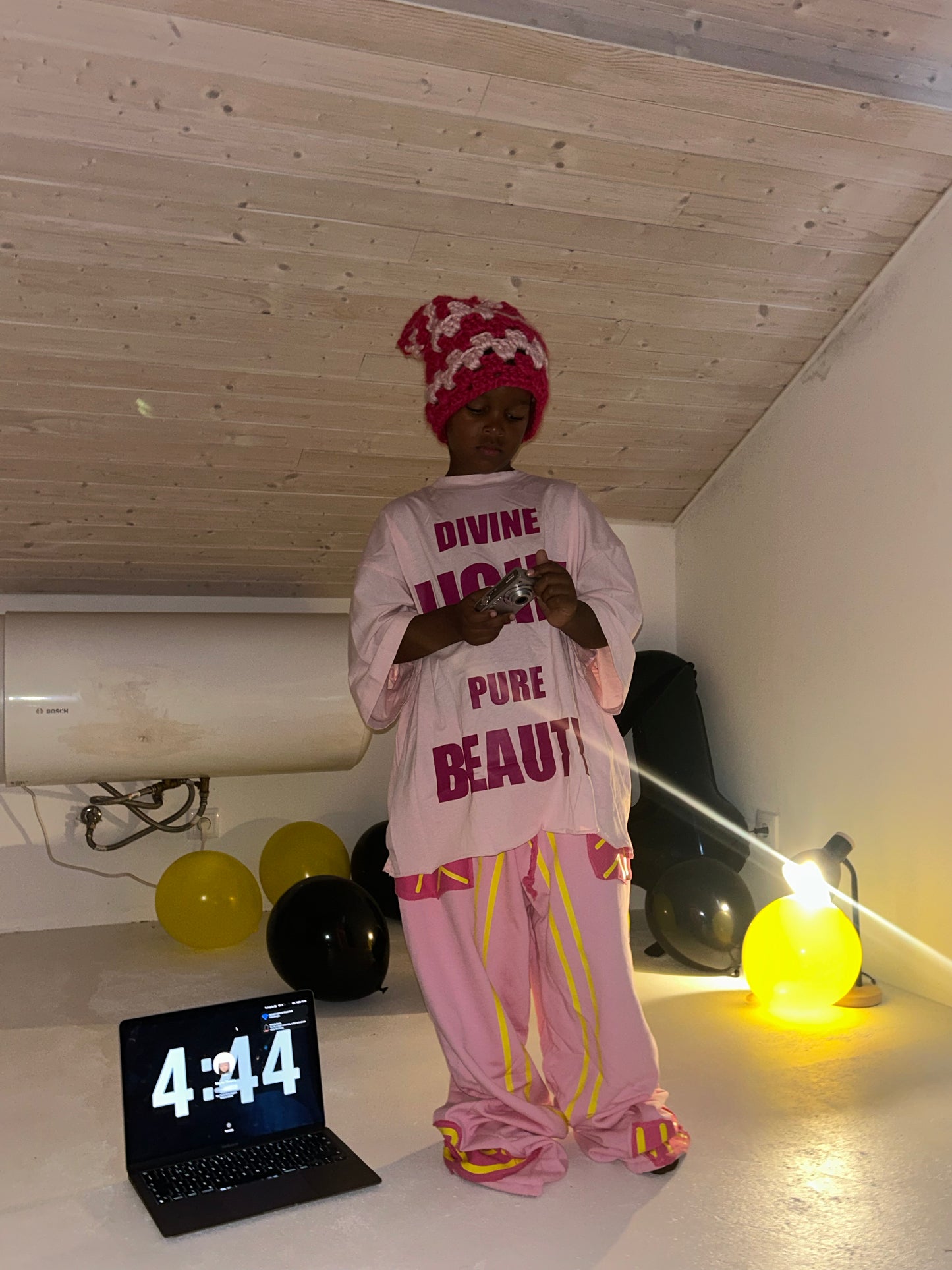 PINKS TEE